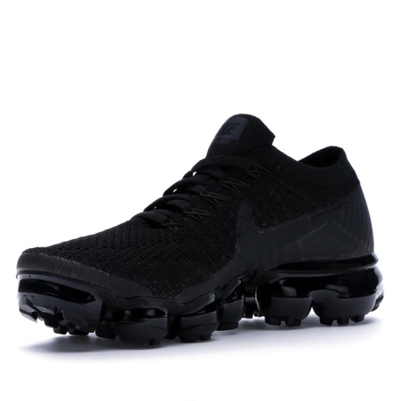 Nike Air Vapormax Triple Noir (W) - Picture 2 of 7